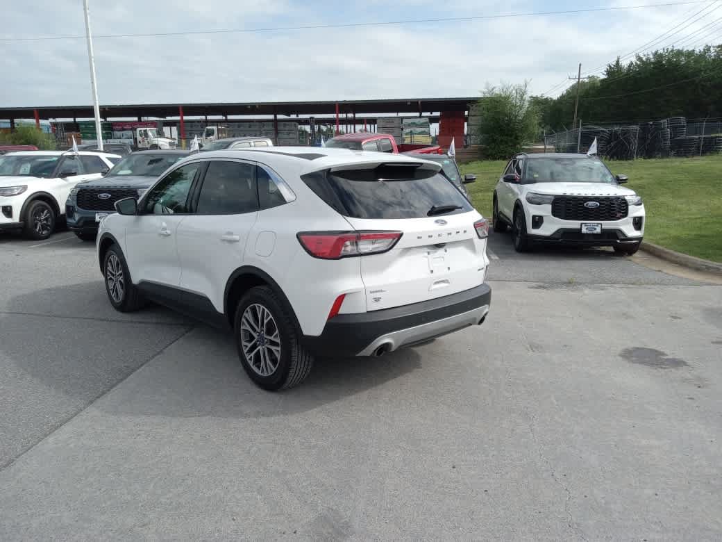 Certified 2022 Ford Escape SEL w/ Technology Package AWD/4WD image 5