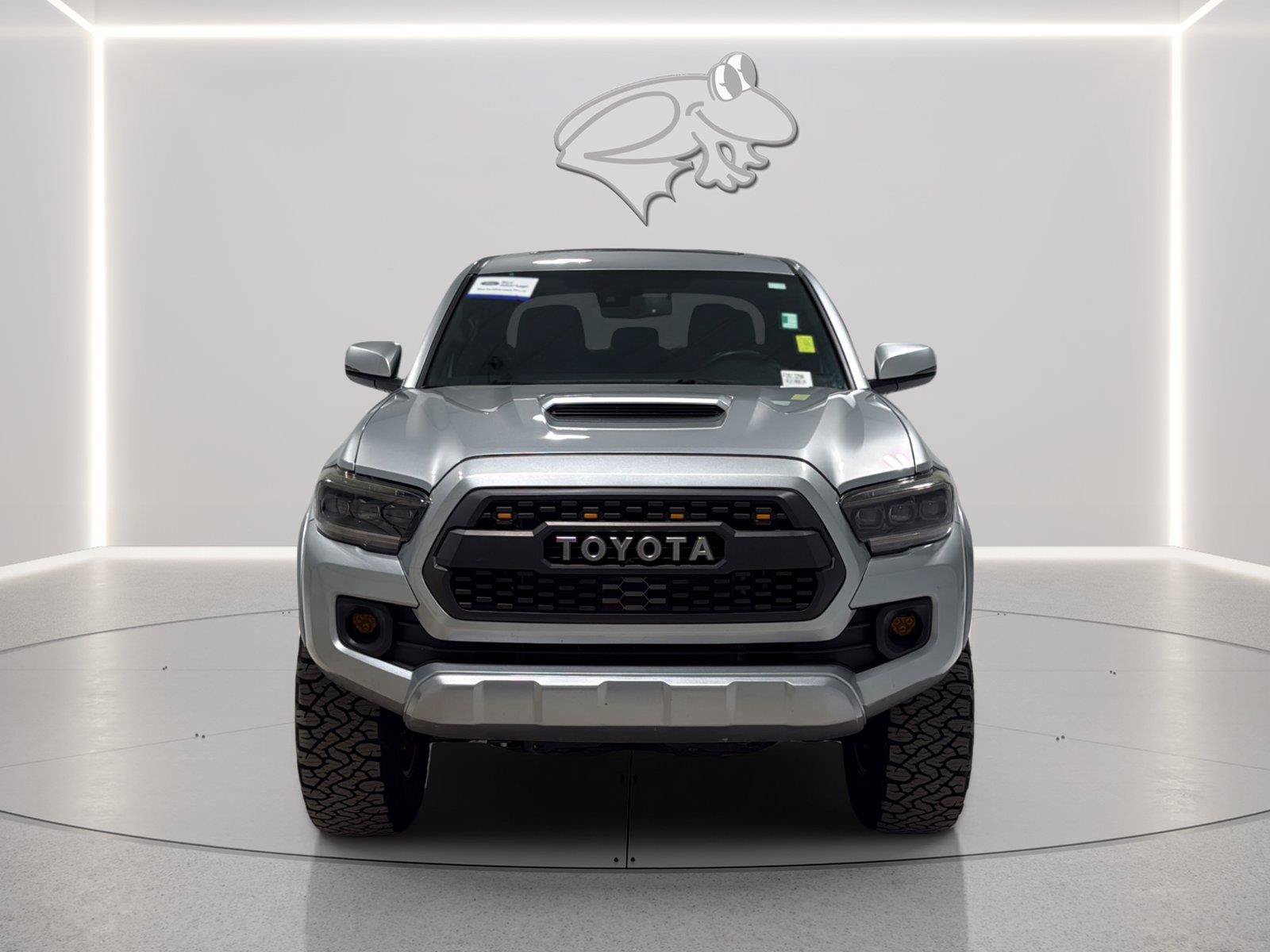 Used 2023 Toyota Tacoma TRD Sport w/ Black Out Package (TMS) AWD/4WD image 8