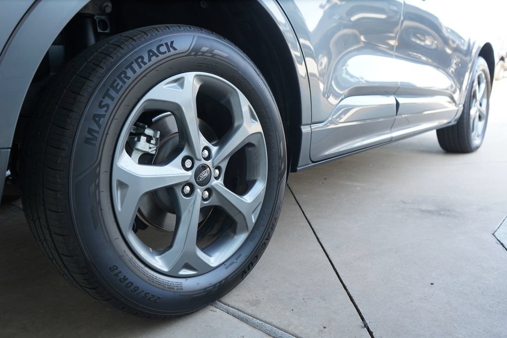 Certified 2024 Ford Escape ST-Line AWD/4WD image 10