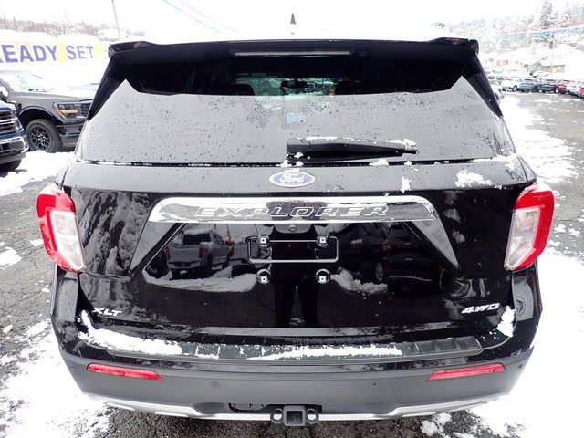 Certified 2024 Ford Explorer XLT w/ Equipment Group 202A image 7