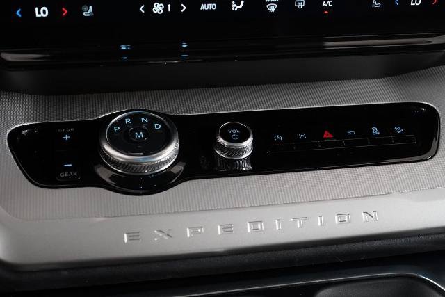 Certified 2025 Ford Expedition Active AWD/4WD image 30