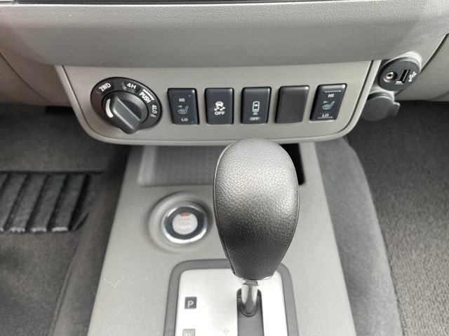 Used 2021 Nissan Frontier SV w/ Midnight Edition Floor Mats AWD/4WD image 17