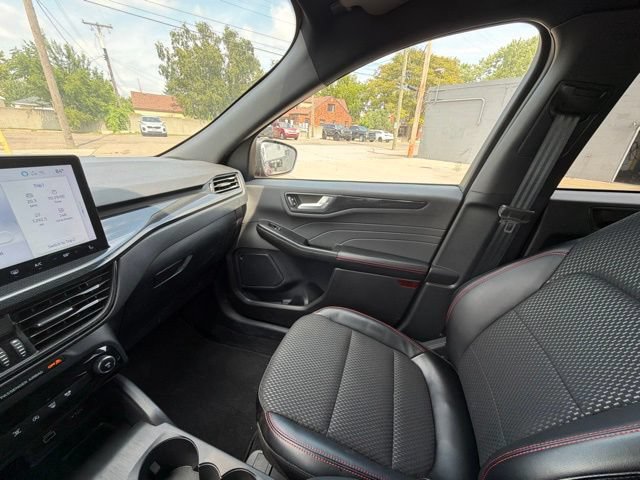 Certified 2024 Ford Escape ST-Line w/ Tech Pack #1 AWD/4WD image 23