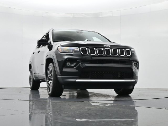 Used 2023 Jeep Compass Limited AWD/4WD image 13