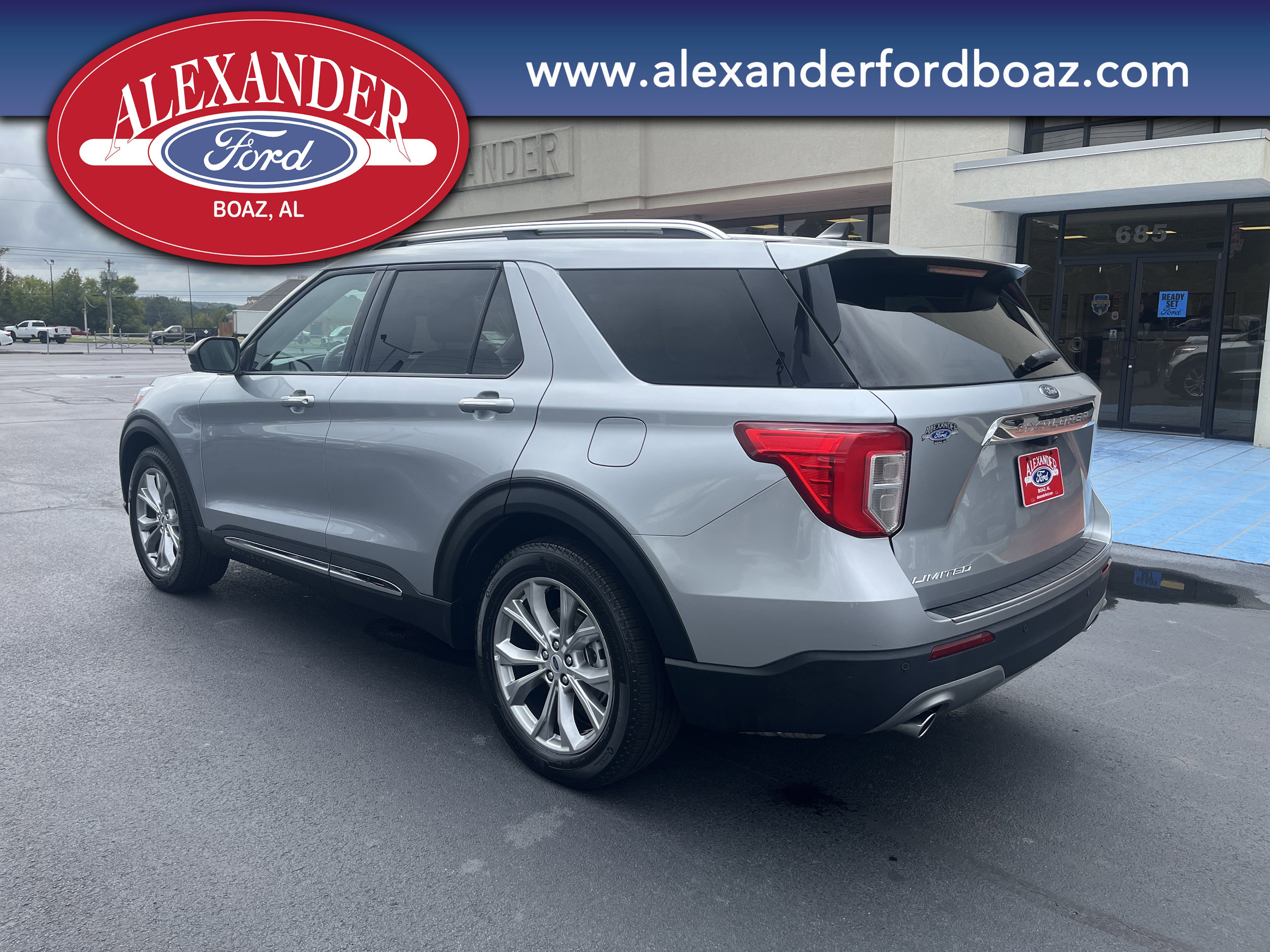 Certified 2024 Ford Explorer Limited image 2