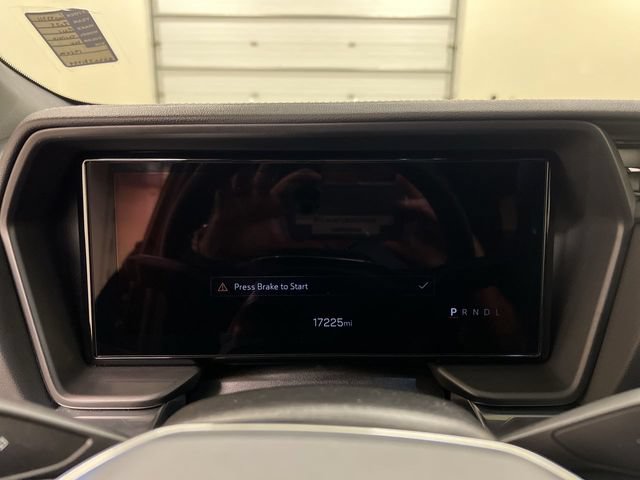 Used 2025 GMC Terrain Elevation w/ Elevation Premium Package AWD/4WD image 16
