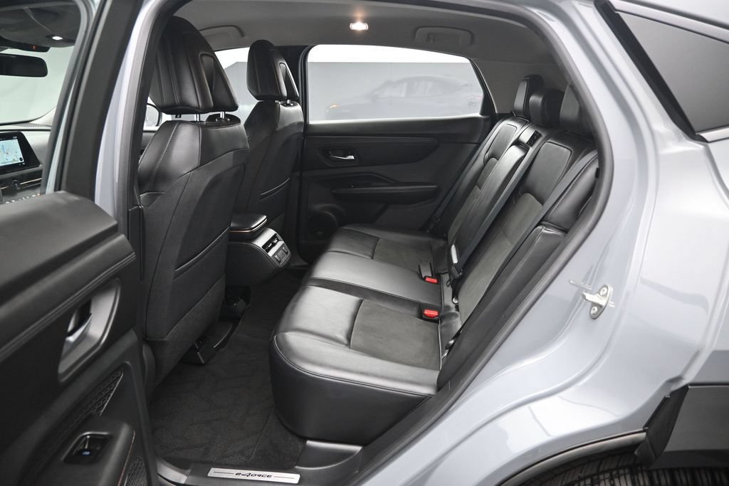 Used 2024 Nissan Ariya AWD image 19