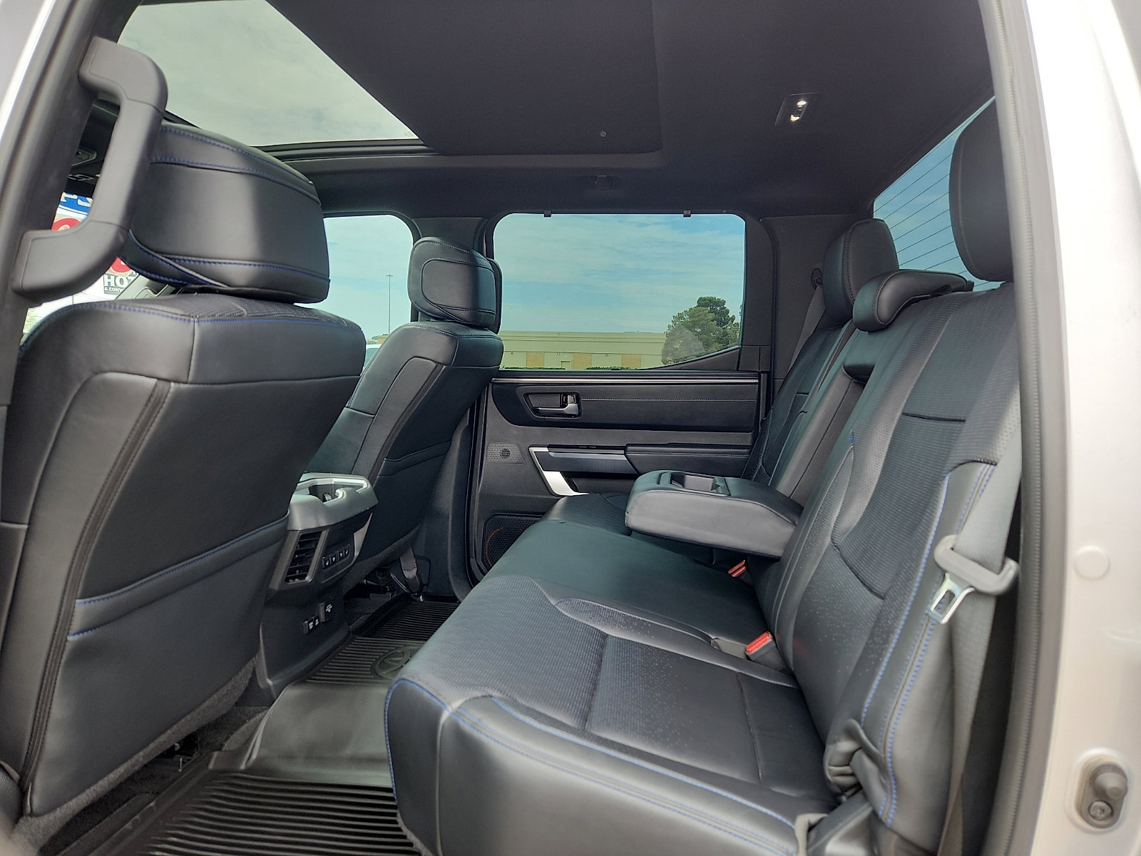 Used 2024 Toyota Tundra Platinum w/ TRD Off-Road Package AWD/4WD image 9