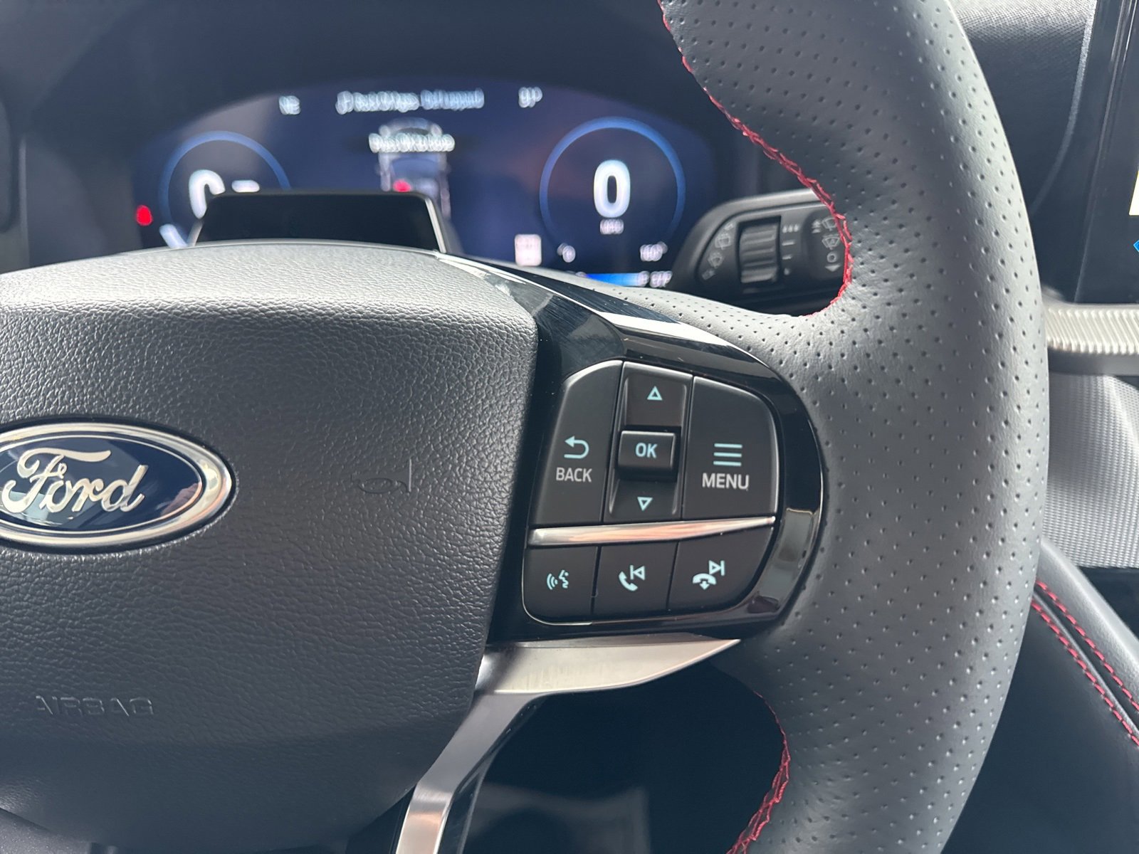 Certified 2025 Ford Explorer ST-Line w/ Premium Package image 31