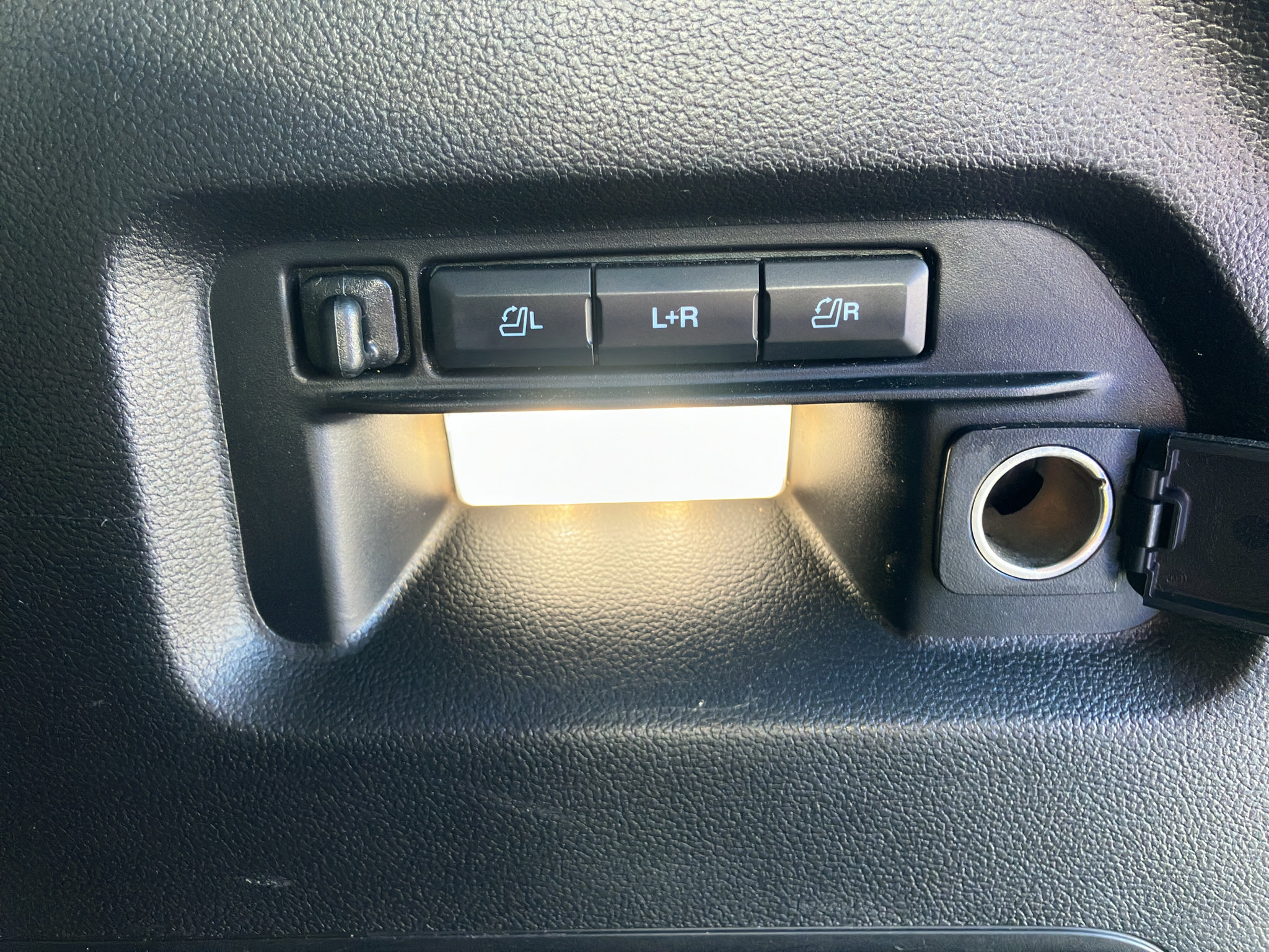 Certified 2021 Ford Explorer Limited w/ Equipment Group 301A RWD image 32