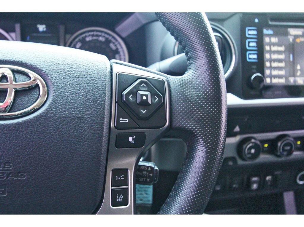 Used 2018 Toyota Tacoma SR5 RWD image 24