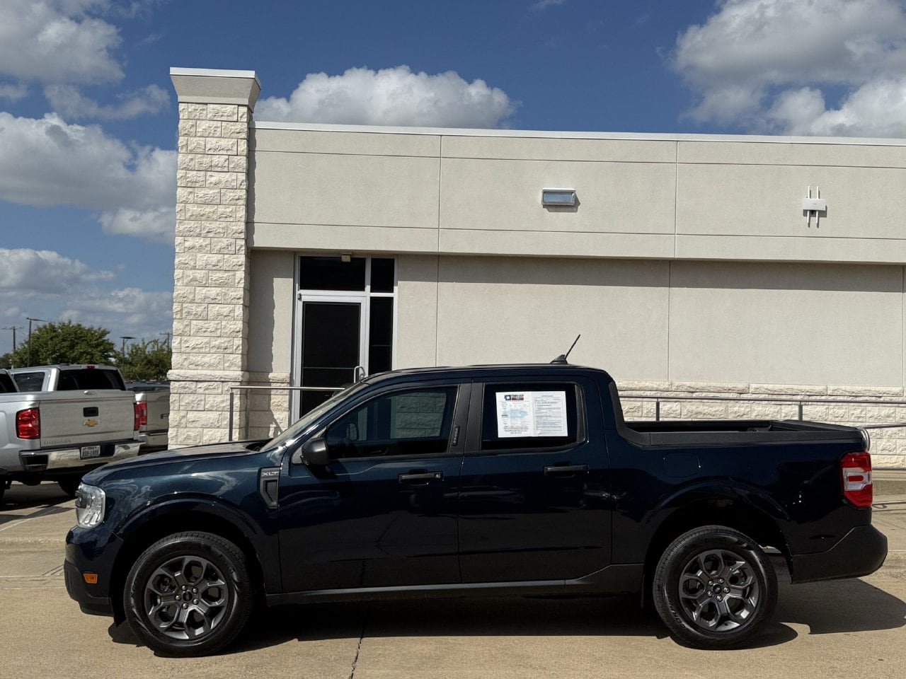 Certified 2023 Ford Maverick XLT FWD image 3