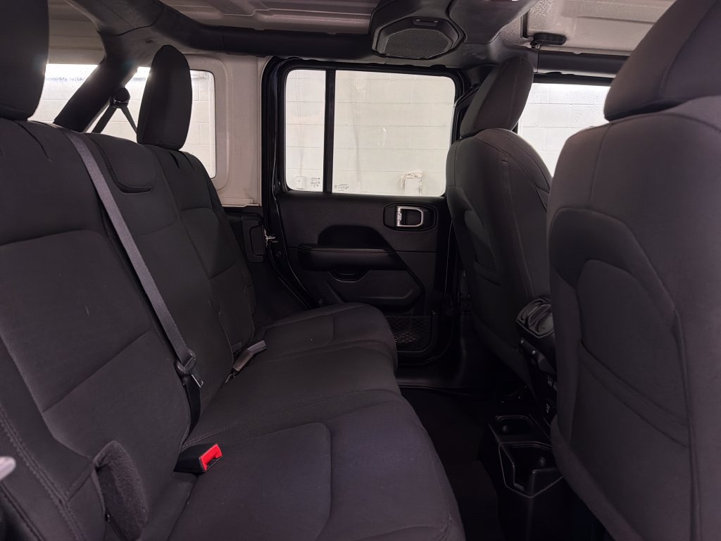 Used 2021 Jeep Wrangler Unlimited Sahara AWD/4WD image 29
