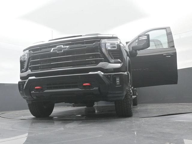 Used 2025 Chevrolet Silverado 2500 LTZ w/ LTZ Plus Package AWD/4WD image 30