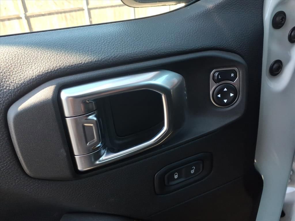 Used 2023 Jeep Gladiator Mojave image 17