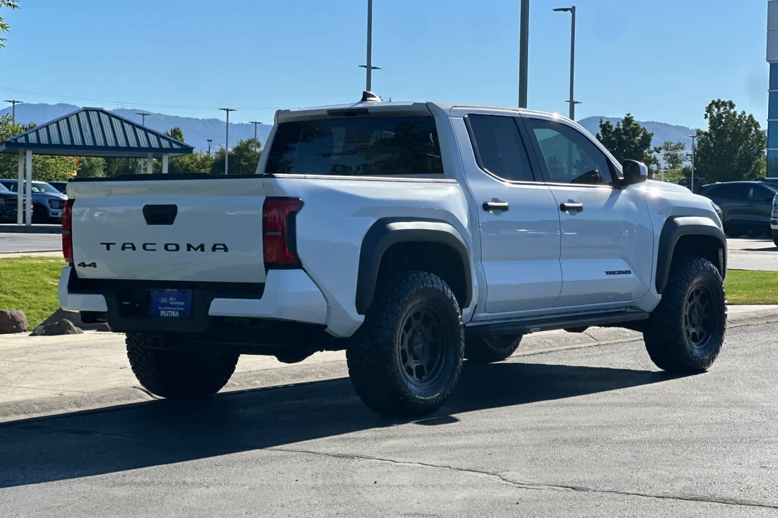 Used 2025 Toyota Tacoma TRD Off-Road AWD/4WD image 2