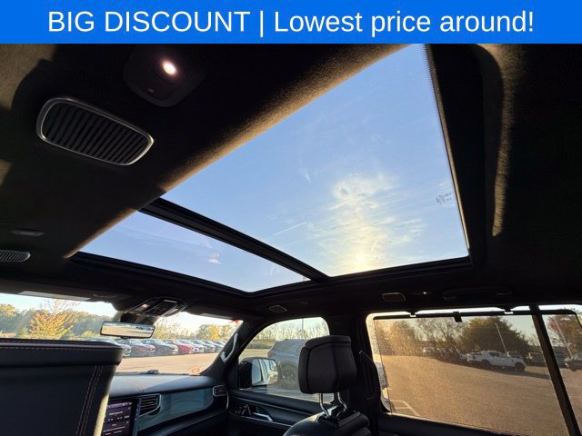 Used 2024 Jeep Grand Wagoneer Series III w/ Quick Order Packagew 28T AWD/4WD image 34