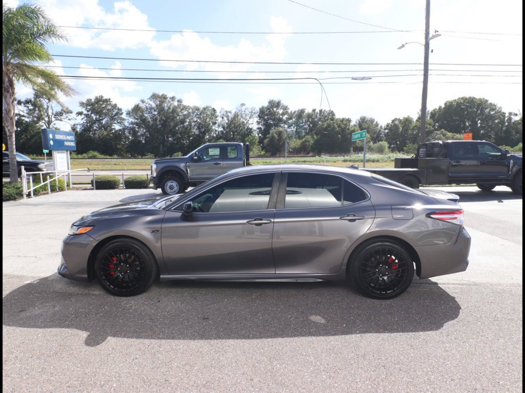 Used 2020 Toyota Camry SE FWD image 8