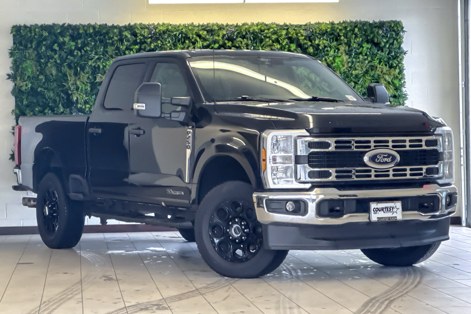 Certified 2024 Ford F350 Lariat w/ Lariat Ultimate Package AWD/4WD image 1