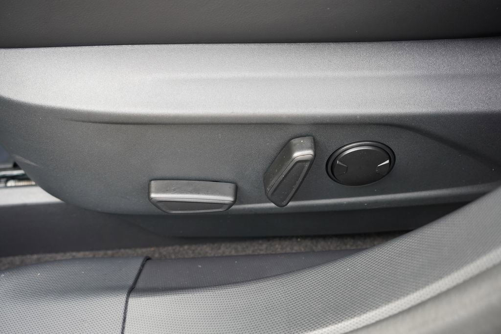 Certified 2025 Ford Mustang Mach-E Premium AWD/4WD image 24