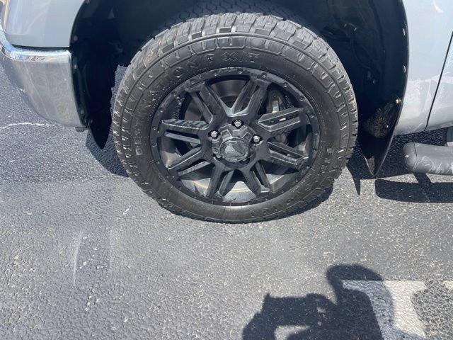 Used 2020 Toyota Tundra SR5 w/ SR5 Upgrade Package RWD image 2