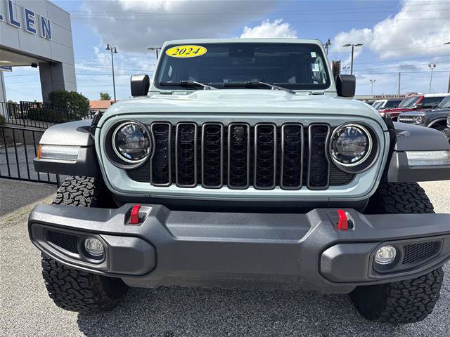 Used 2024 Jeep Wrangler Unlimited Rubicon w/ Technology Group AWD/4WD image 16
