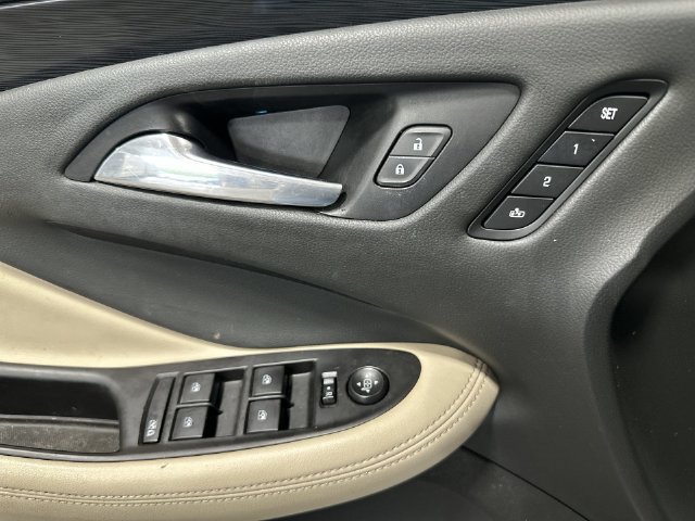 Used 2018 Buick Envision Essence FWD image 19