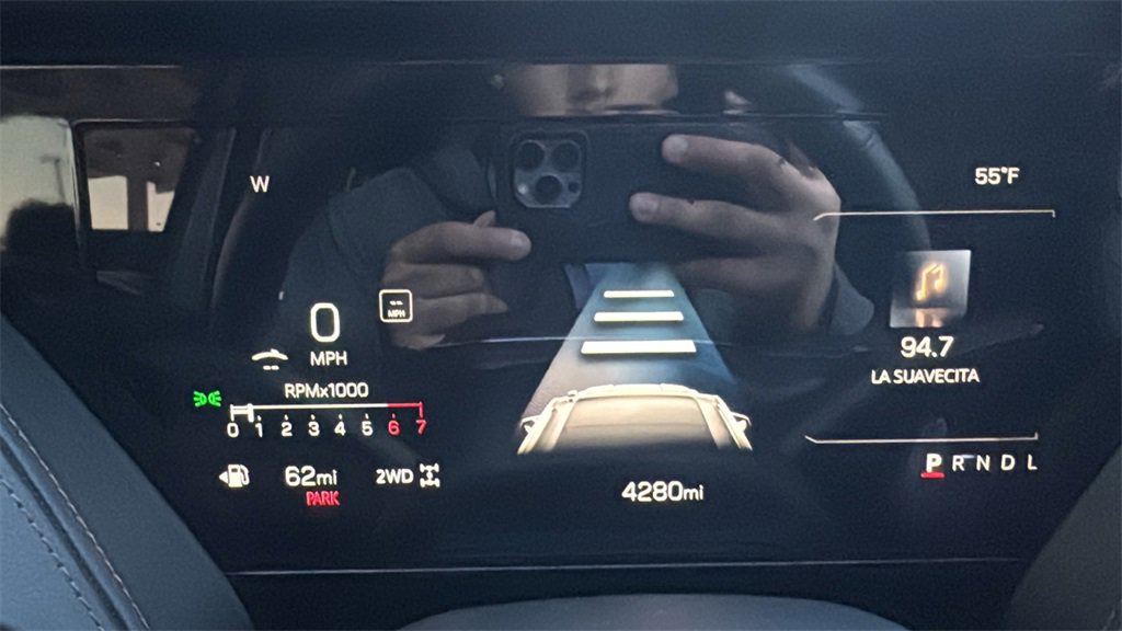 Used 2025 GMC Yukon AT4 w/ AT4 Premium Package image 16