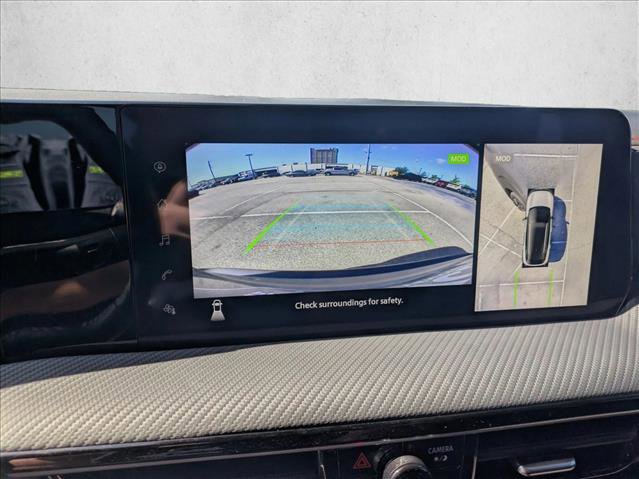 Used 2025 Nissan Kicks SR image 12