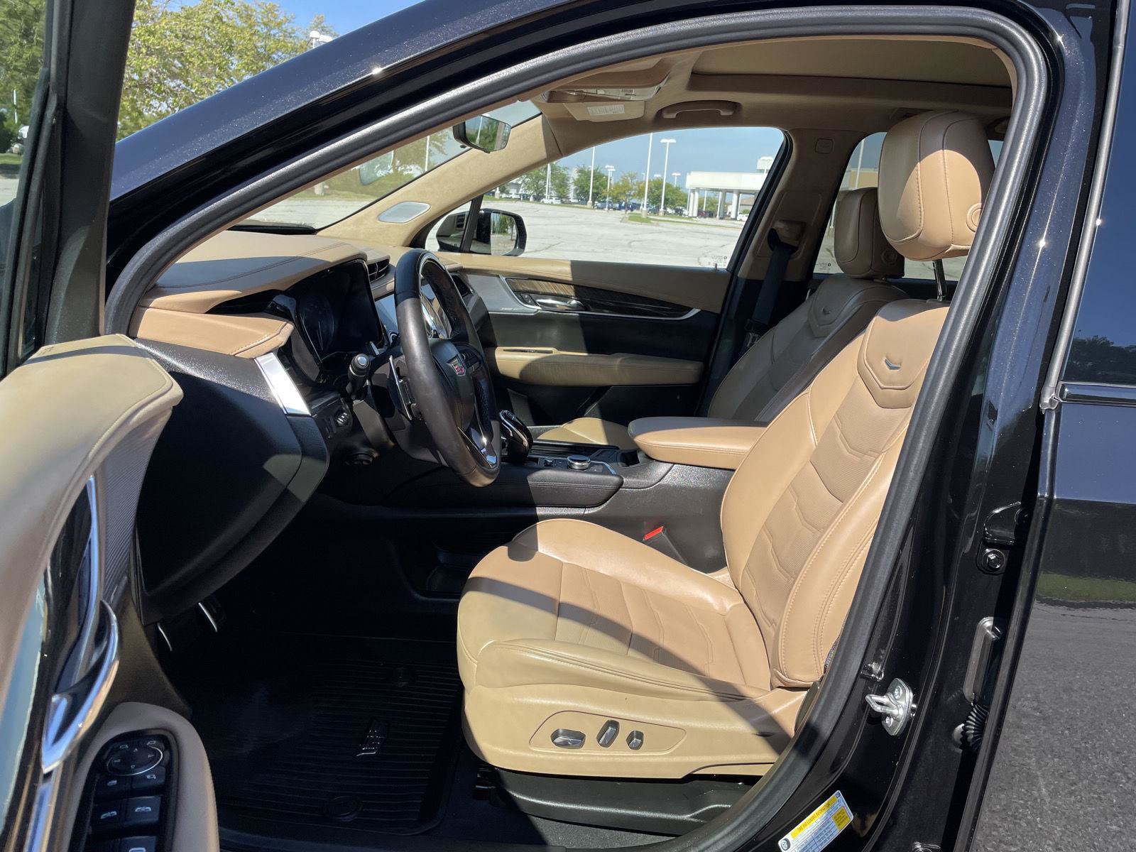 Used 2025 Cadillac XT6 Sport w/ Platinum Package AWD/4WD image 16