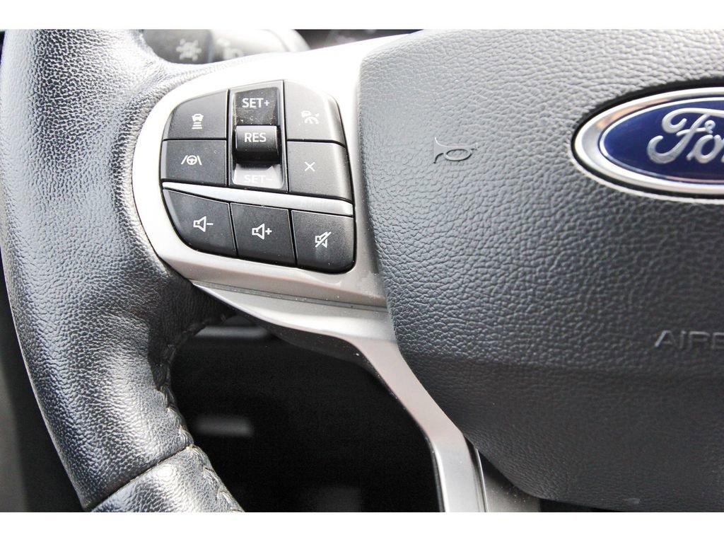 Certified 2022 Ford Explorer XLT w/ Equipment Group 202A image 19