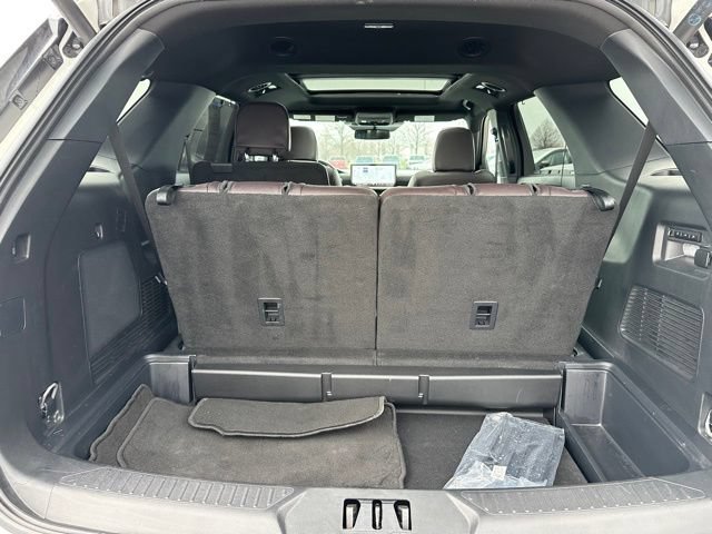 Certified 2025 Ford Explorer Platinum w/ Ultimate Package AWD/4WD image 9