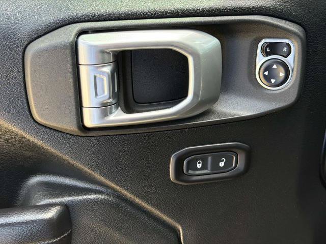 Used 2020 Jeep Wrangler Rubicon AWD/4WD image 22