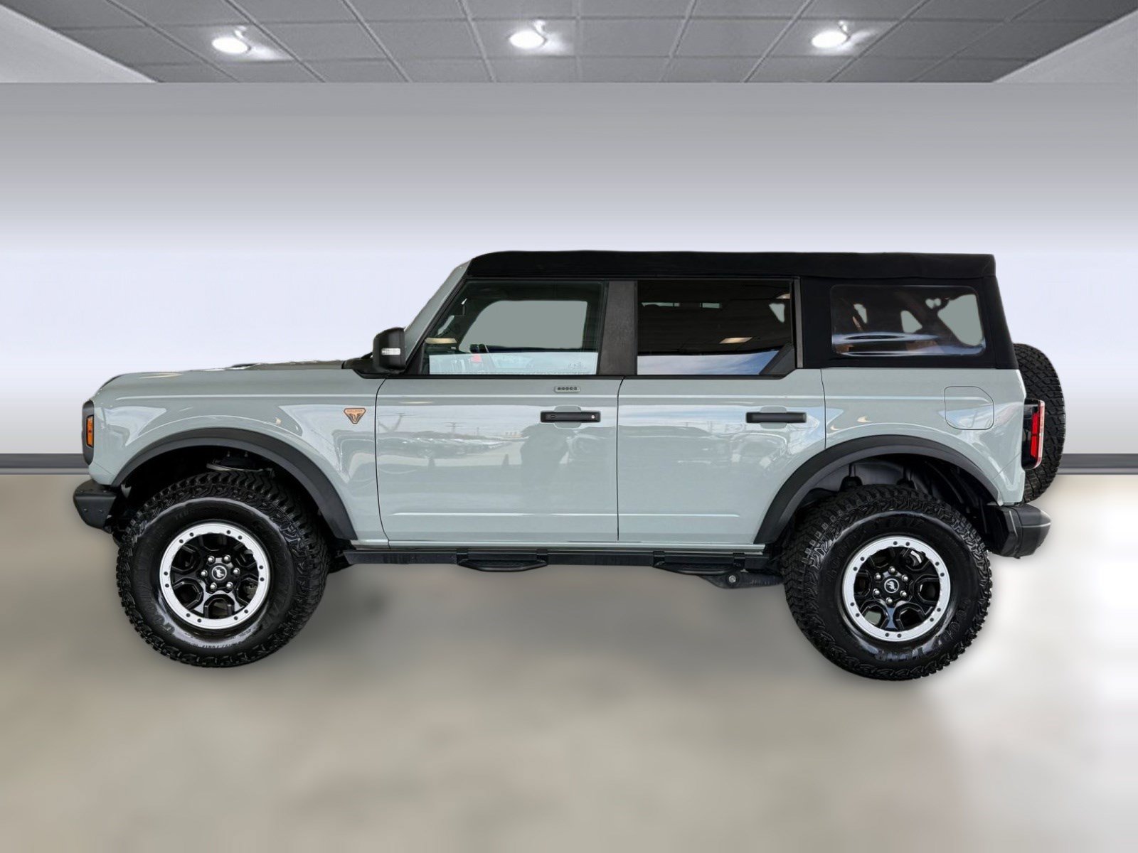 Certified 2022 Ford Bronco Badlands w/ Sasquatch Package AWD/4WD image 2