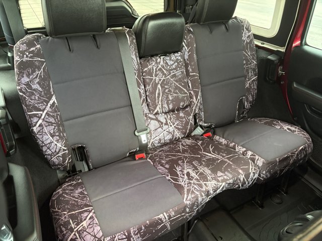 Used 2021 Jeep Wrangler Unlimited Rubicon AWD/4WD image 15