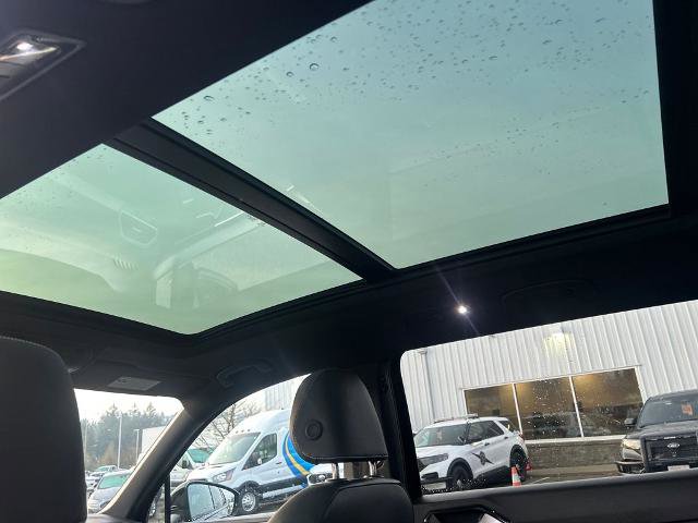 Used 2024 Volkswagen Tiguan SE R-Line image 27