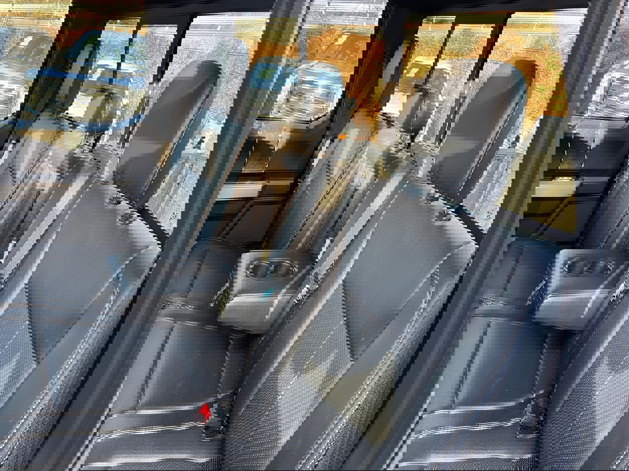 Certified 2022 Ford F250 Lariat w/ Black Appearance Package image 12