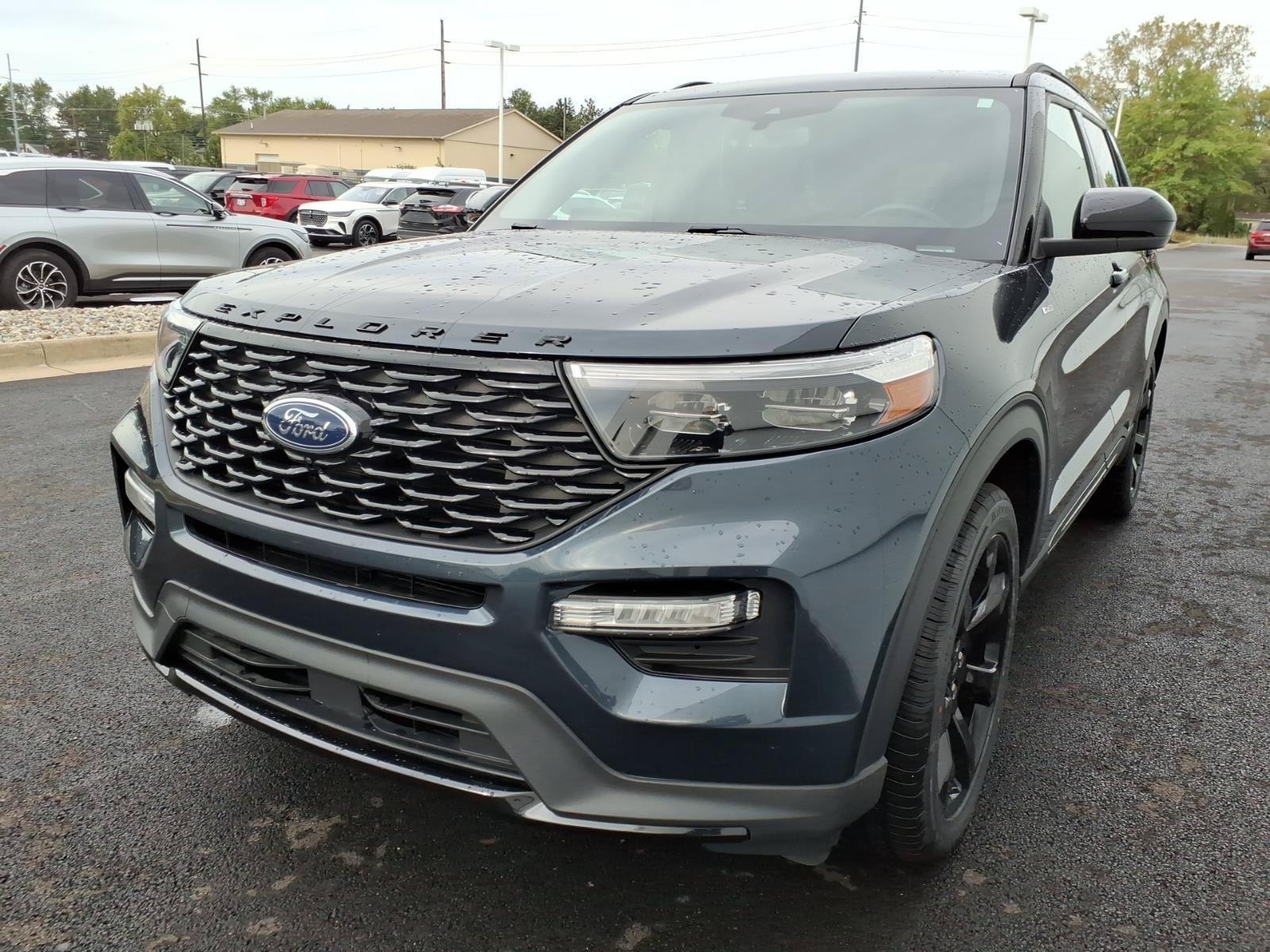 Certified 2023 Ford Explorer ST-Line w/ Class IV Trailer Tow Package AWD/4WD image 3