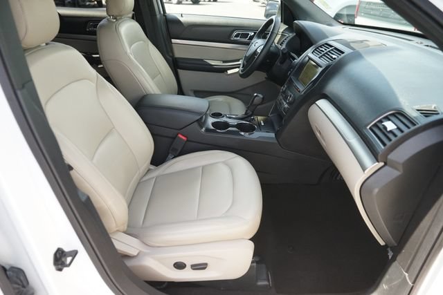 Certified 2019 Ford Explorer XLT w/ Equipment Group 202A FWD image 20