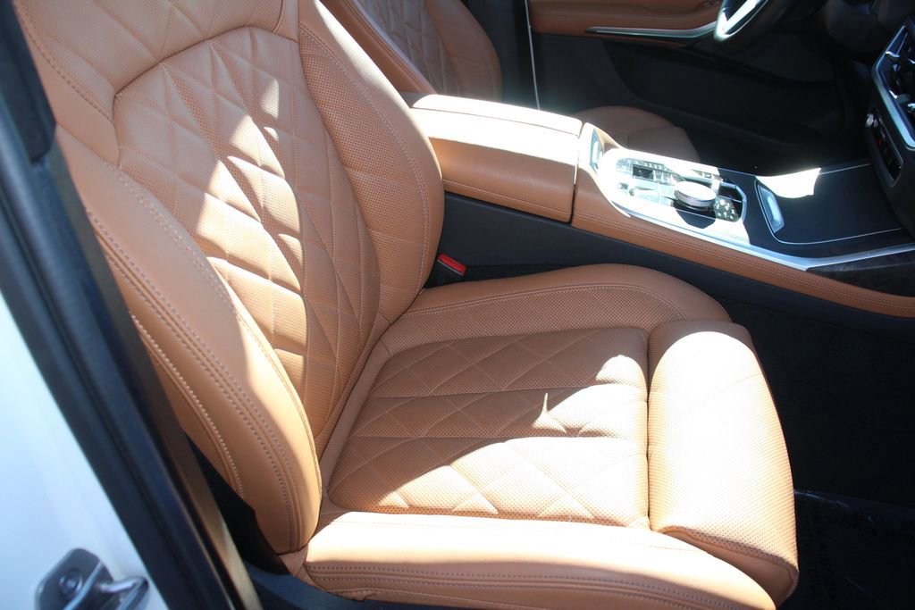 Used 2023 BMW X7 xDrive40i w/ M Sport Package image 29