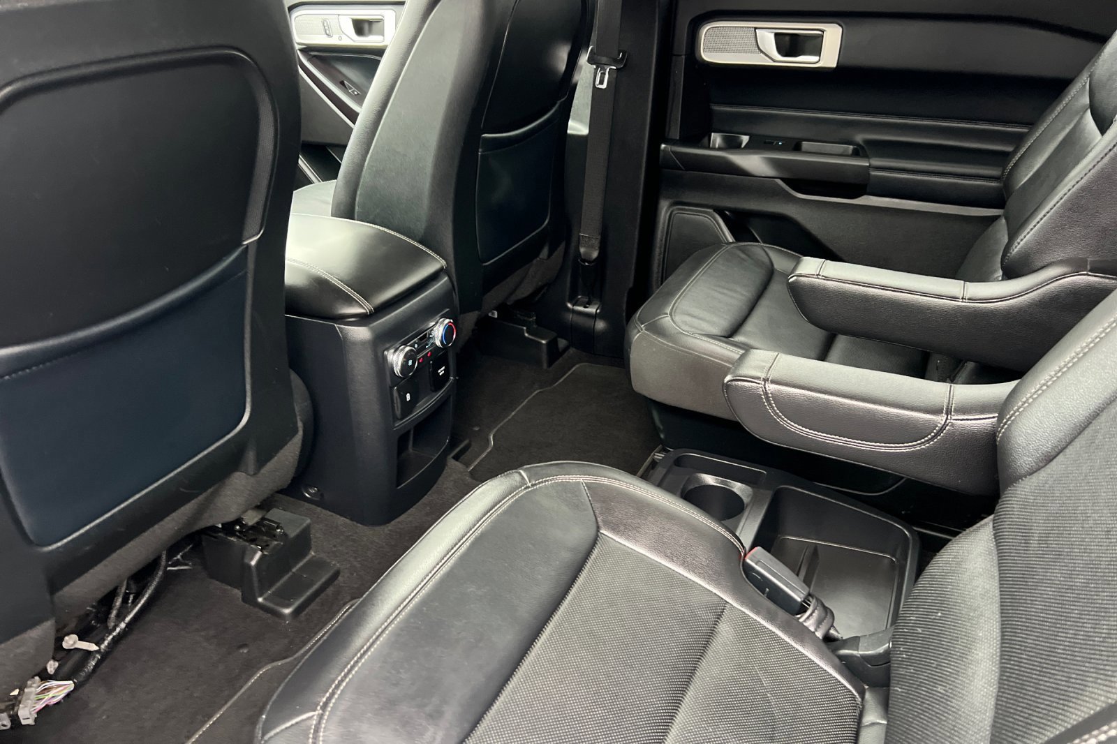 Certified 2020 Ford Explorer Limited w/ Class III Trailer Tow Package image 13