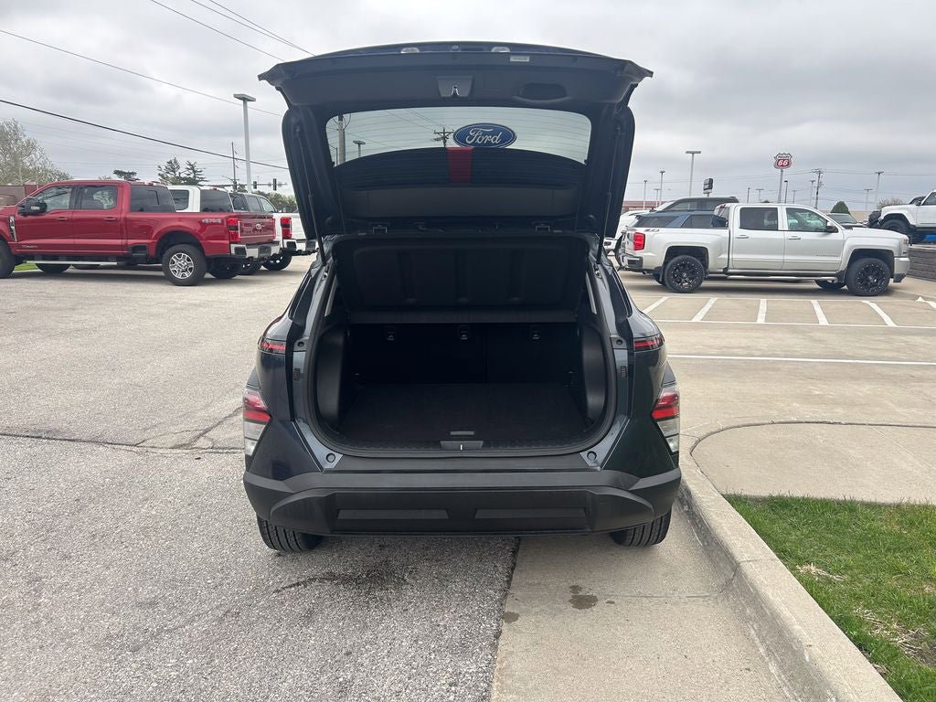 Used 2025 Hyundai Kona SEL FWD image 16