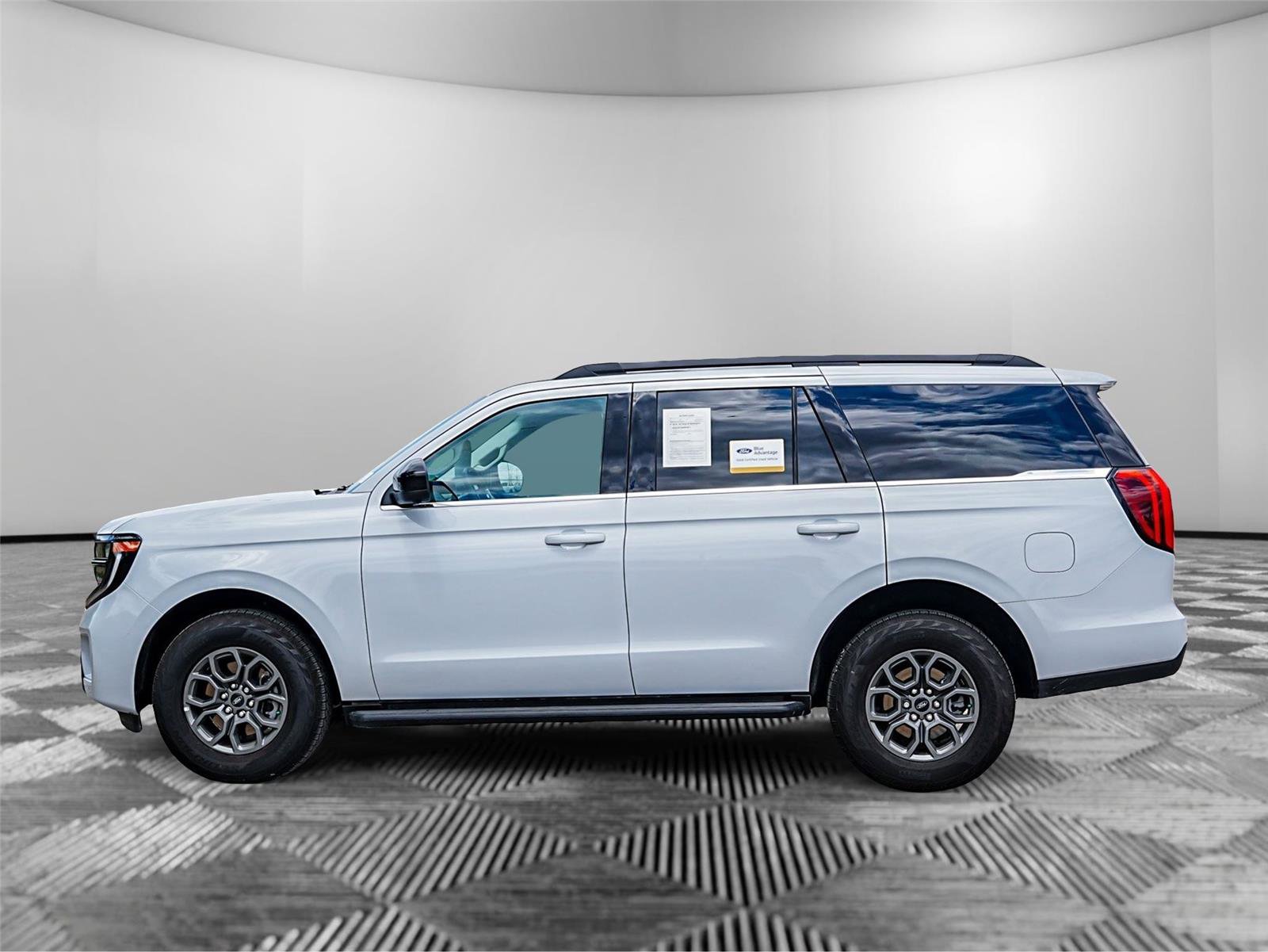 Certified 2025 Ford Expedition Active RWD image 7