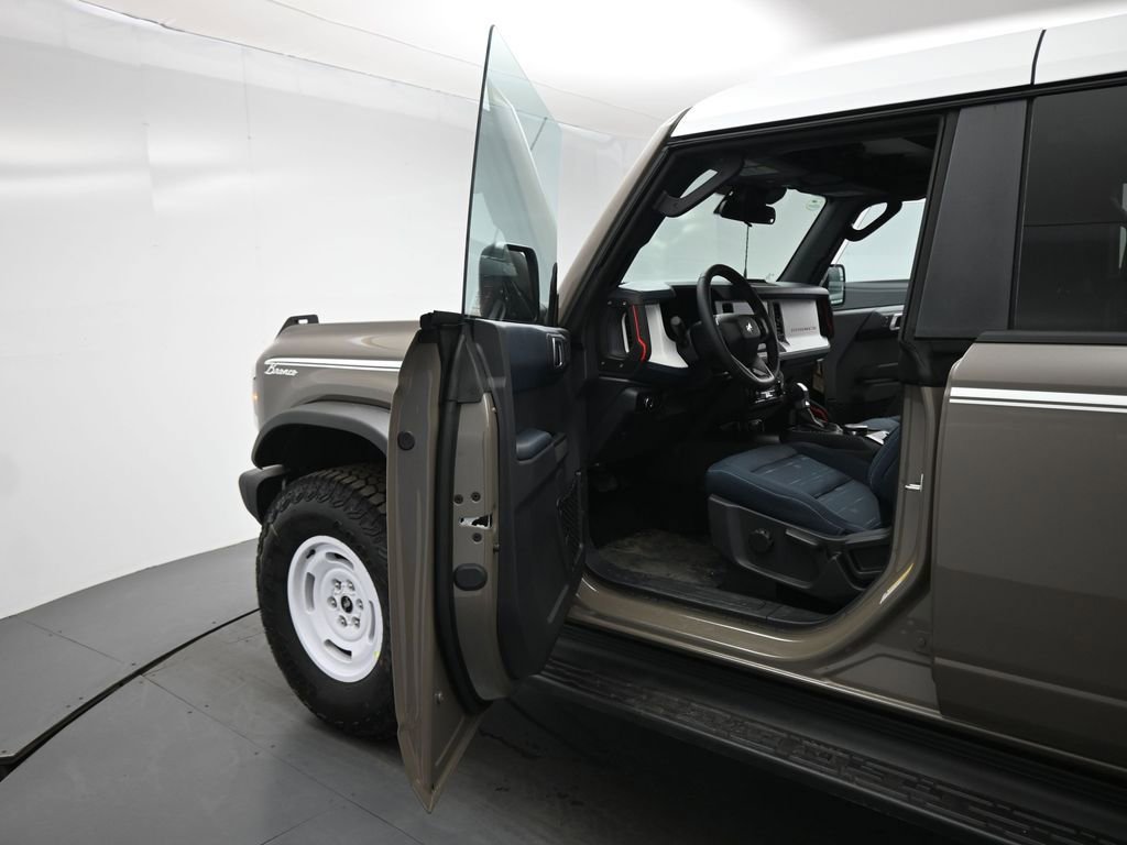 Certified 2026 Ford Bronco Heritage Edition AWD/4WD image 9