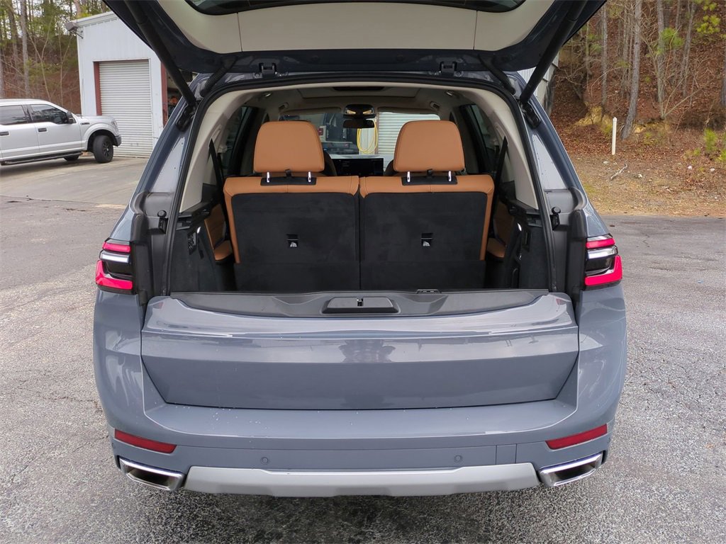 Used 2023 BMW X7 xDrive40i w/ Executive Package image 13