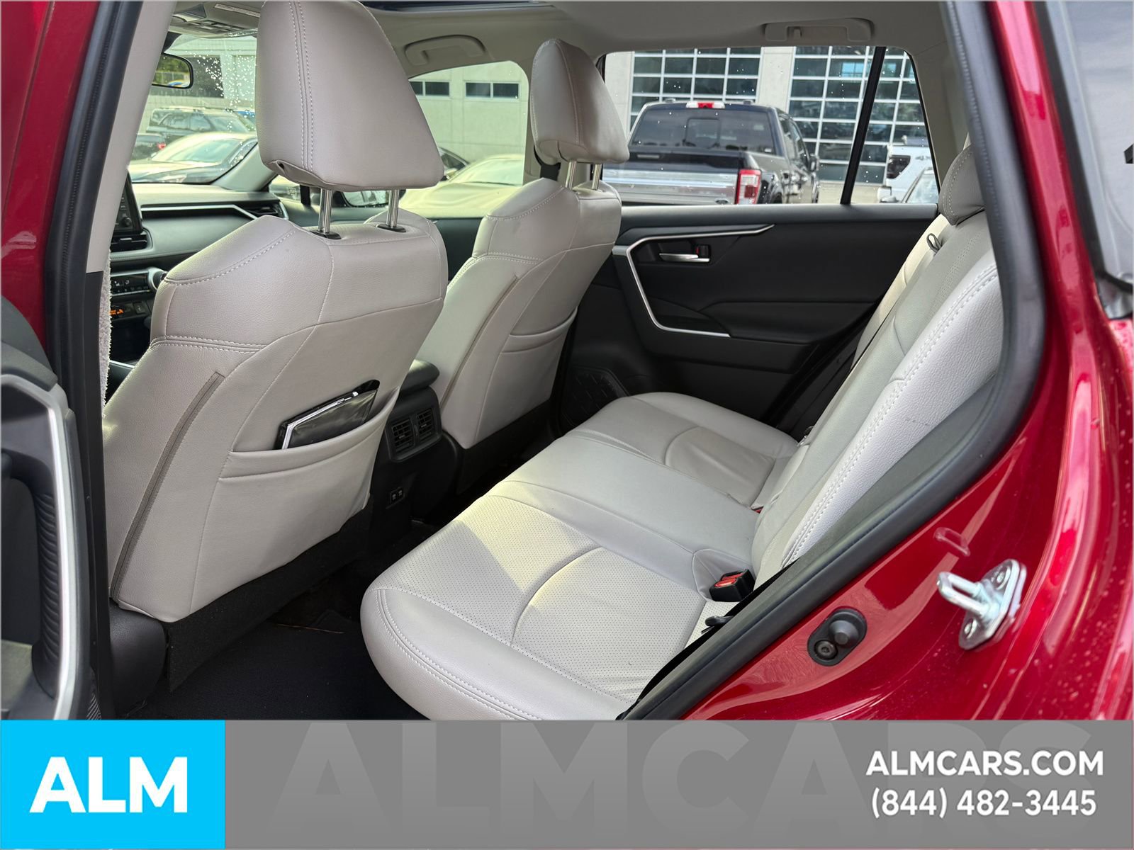 Used 2019 Toyota RAV4 XLE AWD/4WD image 14