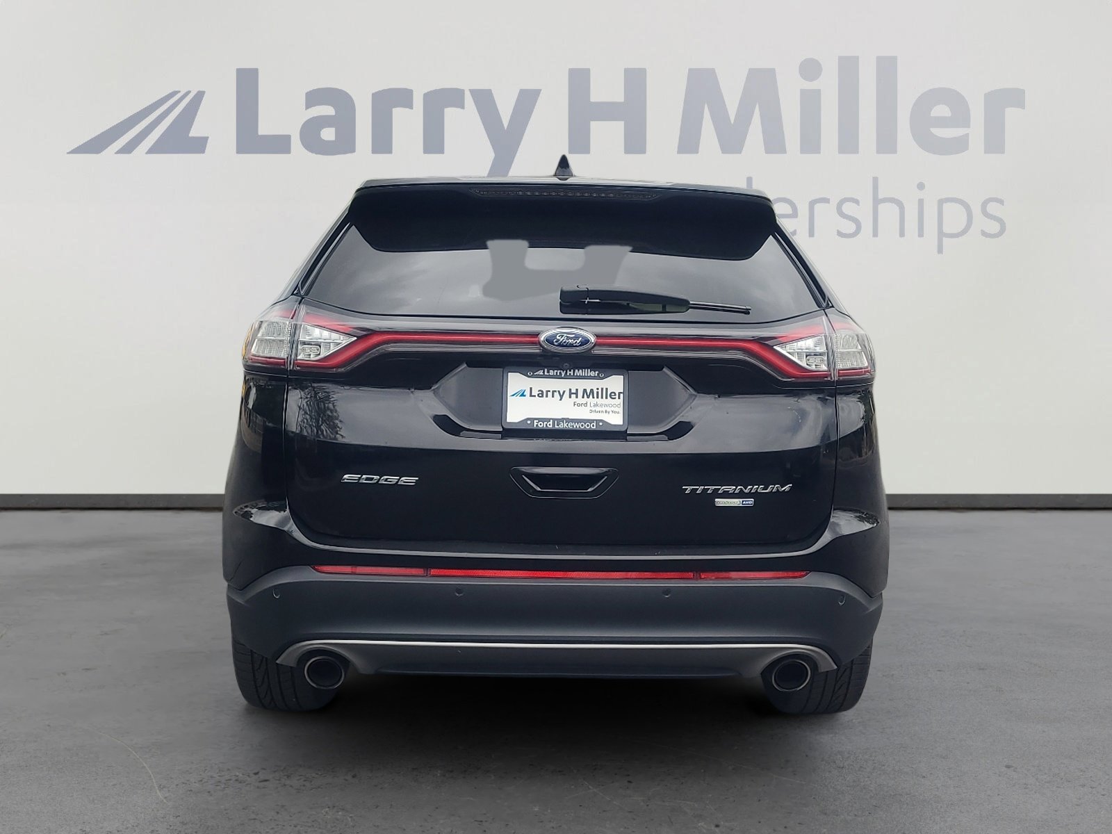Certified 2017 Ford Edge Titanium AWD/4WD image 4