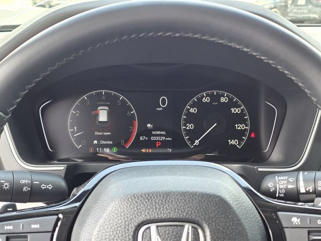 Used 2025 Honda Pilot Touring image 11