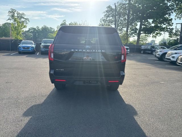 Certified 2025 Ford Expedition Active AWD/4WD image 7