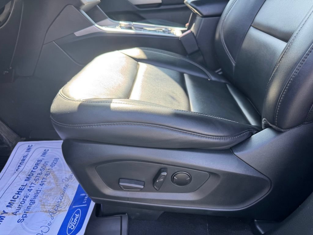 Certified 2024 Ford Explorer XLT w/ Equipment Group 202A AWD/4WD image 6